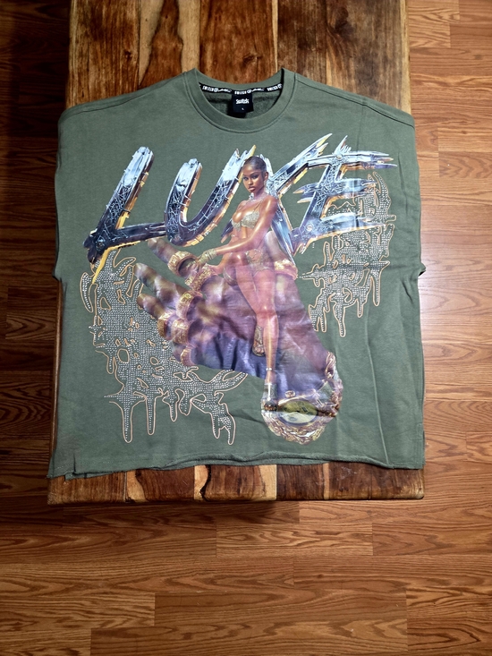 Switch Usa Other - Switch Men's Olive Graphic Short Sleeve Tee with Luxe Print. Size Large.